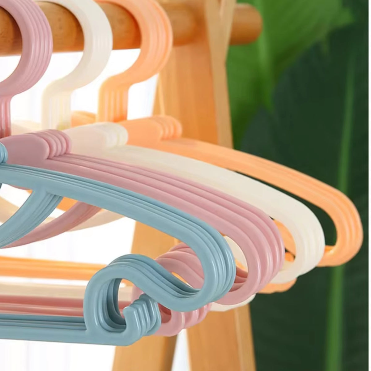 Perchas Infantiles de Plástico x5