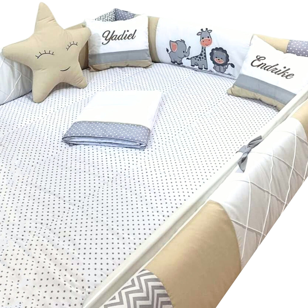 Set de Cama Cuna Cajonera y 4 protectores - Prestige - Safari 5 - Beige