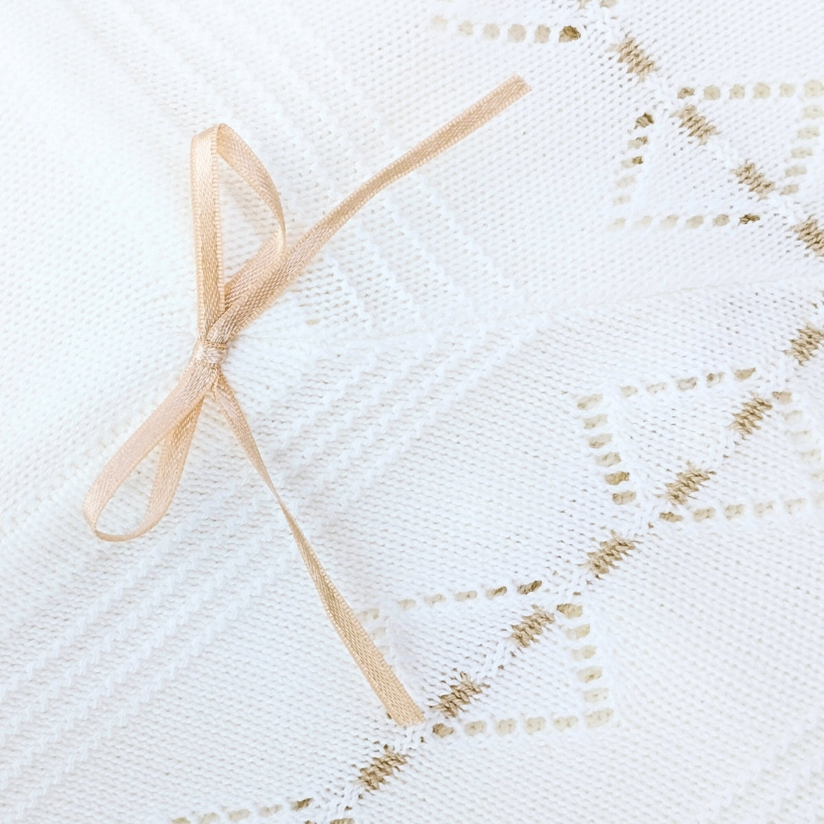 Colcha bebé Hilo Tacto con algodon - Blanco Dorado