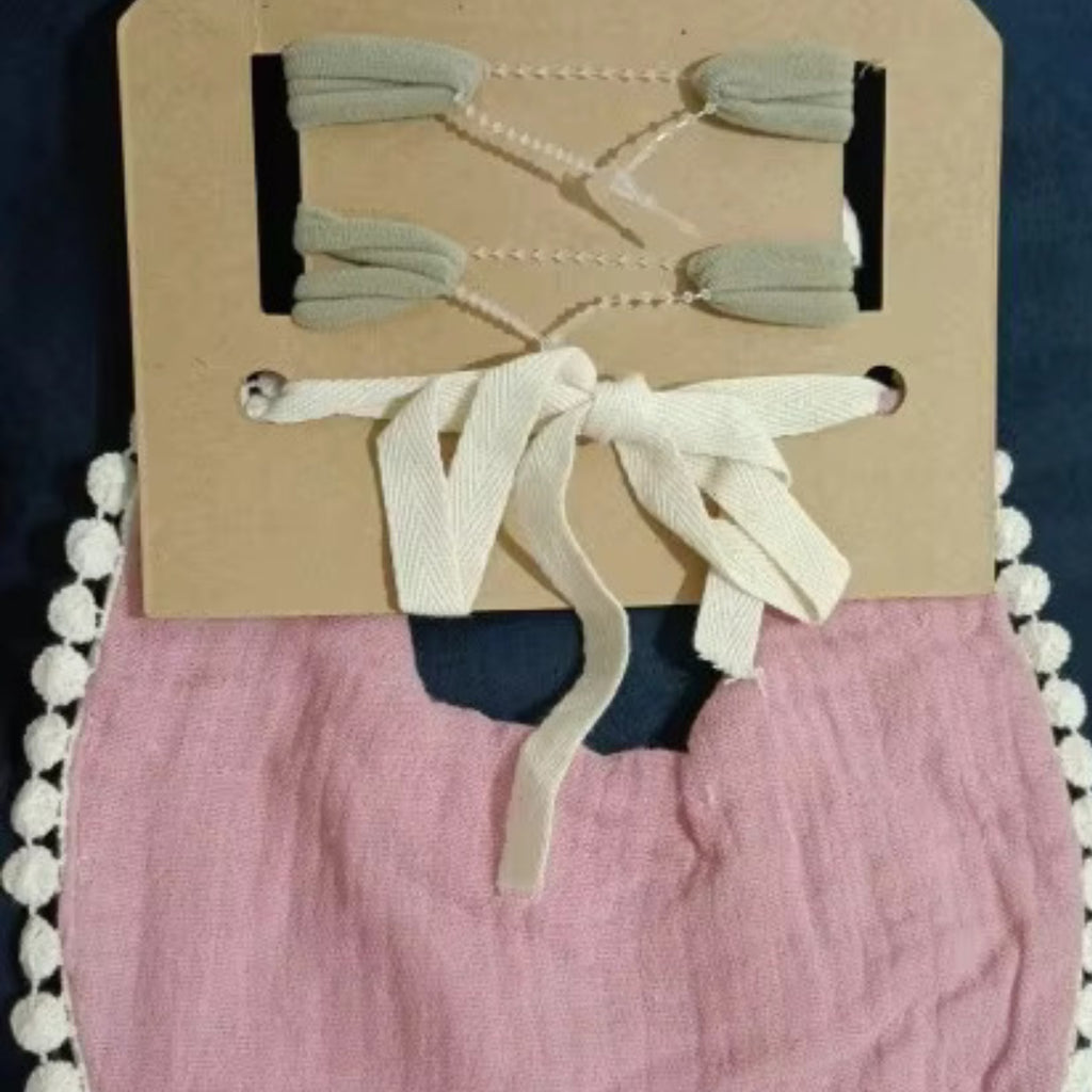 Conjunto de babero y coletos - 04