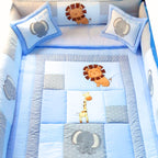 Set de Cama Cuna Cajonera y 4 protectores - Prestige - Safari Celeste