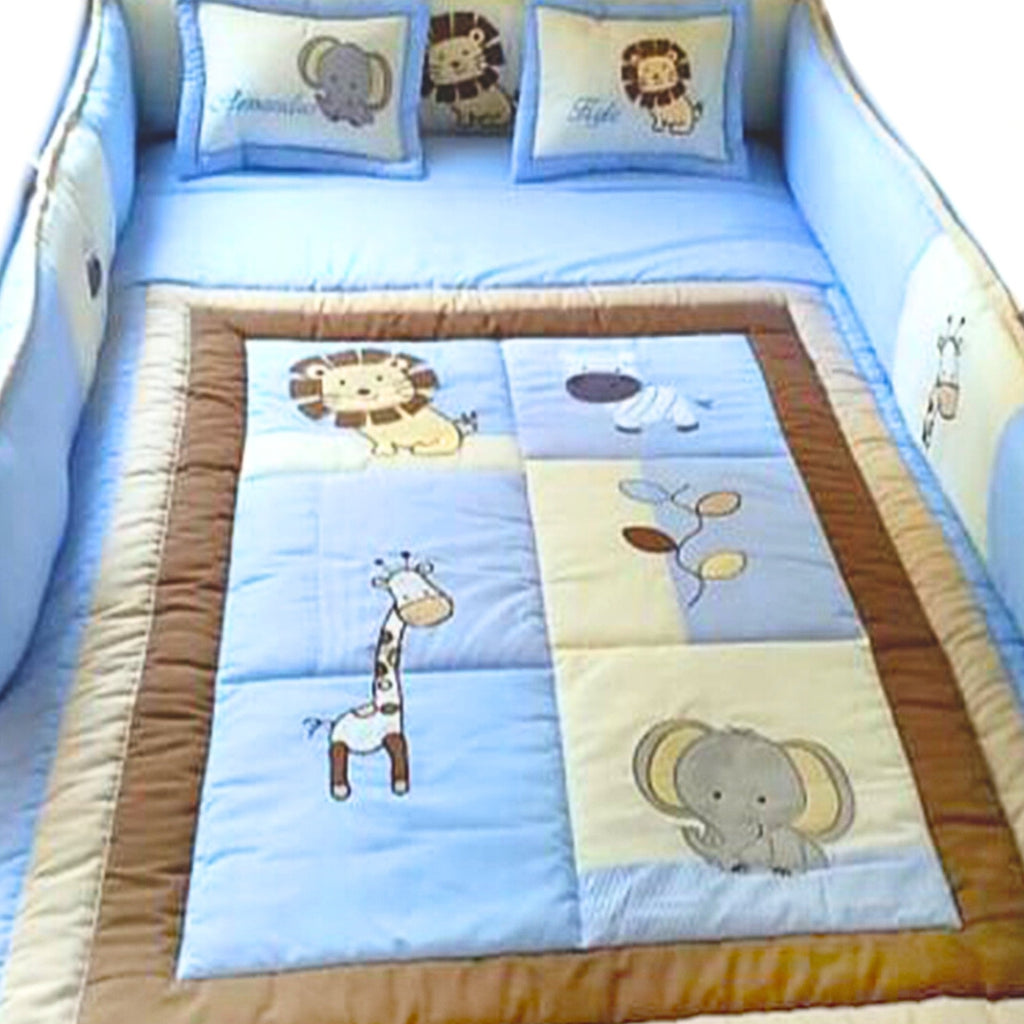 Set de Cama Cuna Cajonera y 4 protectores - Prestige - Safari Celeste Marron